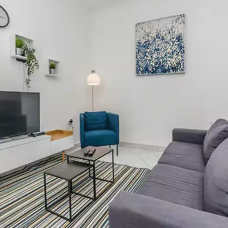 Coastal Couple Retreat In Nyaraló *