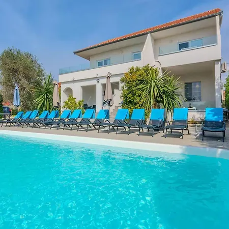 Nyaraló Coastal Couple Retreat In