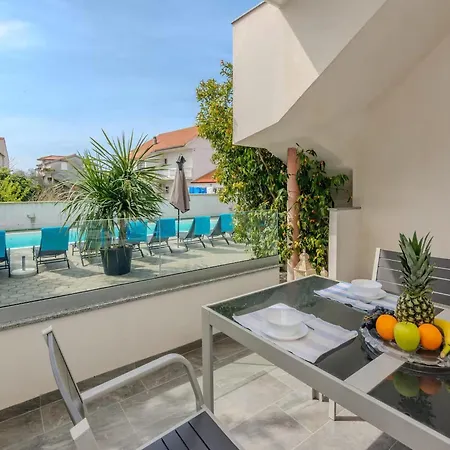 Coastal Couple Retreat In Nyaraló