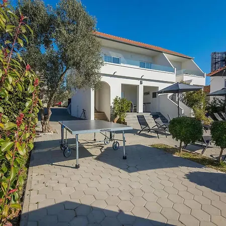 Coastal Couple Retreat In Nyaraló